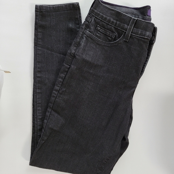 EUC NYDJ Black 5 Pocket Jeans Size 10 - Picture 2 of 10